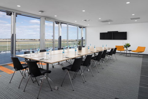 Rydges Pit Lane - Kingaroy Accommodation 3