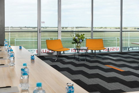 Rydges Pit Lane - Kingaroy Accommodation 4