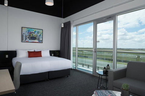 Rydges Pit Lane - Kingaroy Accommodation 10