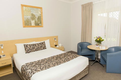Bathurst Motor Inn - Kingaroy Accommodation 3