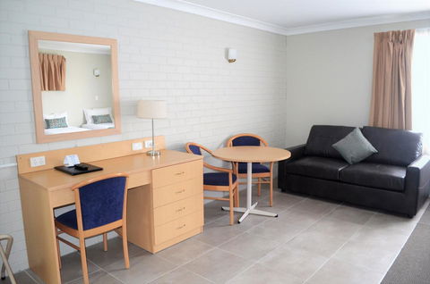 Bathurst Motor Inn - Kingaroy Accommodation 9