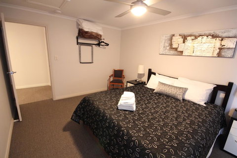 Port Vincent Motel & Apartments - Kingaroy Accommodation 1