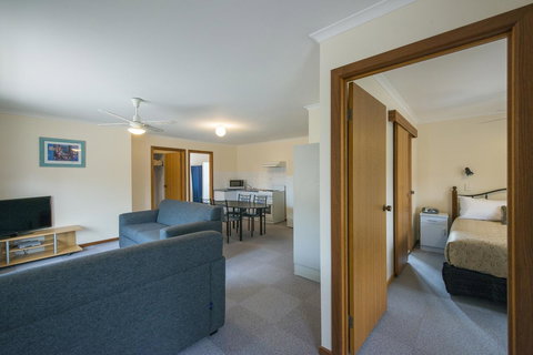 Port Vincent Motel & Apartments - Kingaroy Accommodation 17