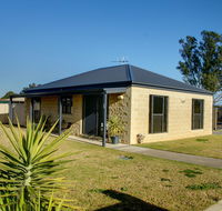 DBJ Holiday Units - Kingaroy Accommodation