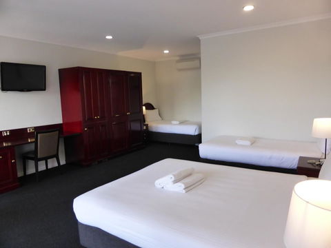 Hilton Beachfront Motel - Kingaroy Accommodation 35