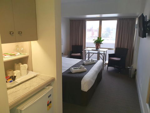 Nightcap At Hotel Victor - Kingaroy Accommodation 6