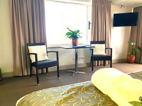Nightcap At Hotel Victor - Kingaroy Accommodation 10