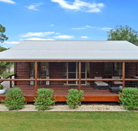 The Log Cabin - 47 Jetty Road - Kingaroy Accommodation