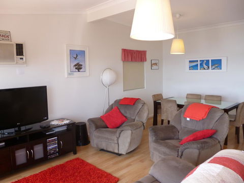 Seascape - Kingaroy Accommodation 7