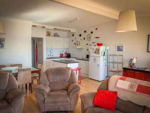 Seascape - Kingaroy Accommodation 6