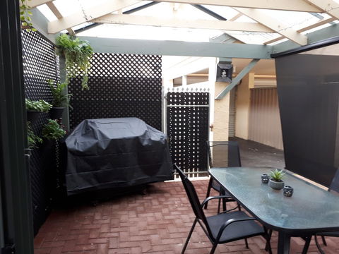 Townhouse On The Marina - Kingaroy Accommodation 5