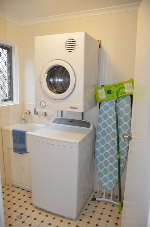 Townhouse On The Marina - Kingaroy Accommodation 21