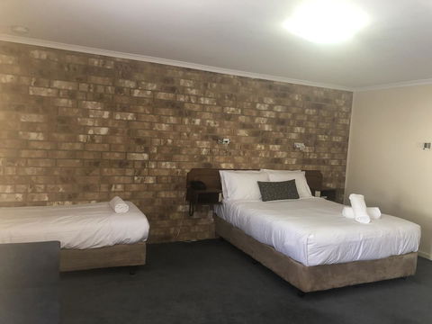 Clare Central - Kingaroy Accommodation 3