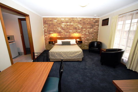 Clare Central - Kingaroy Accommodation 17