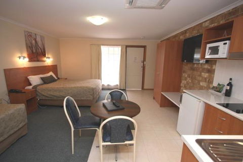 Clare Central - Kingaroy Accommodation 38