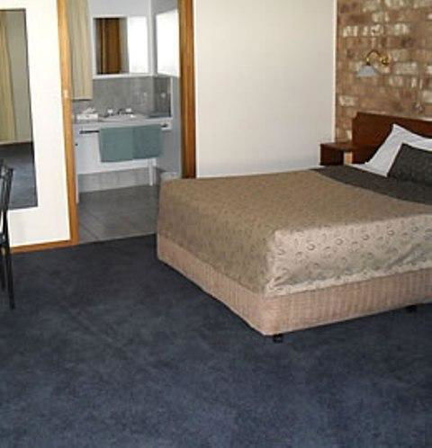 Clare Central - Kingaroy Accommodation 44