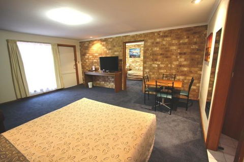 Clare Central - Kingaroy Accommodation 13