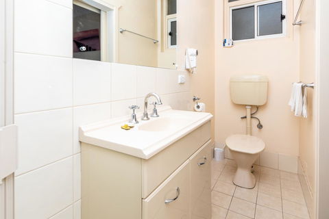 Blue Seas Motel - Kingaroy Accommodation 13