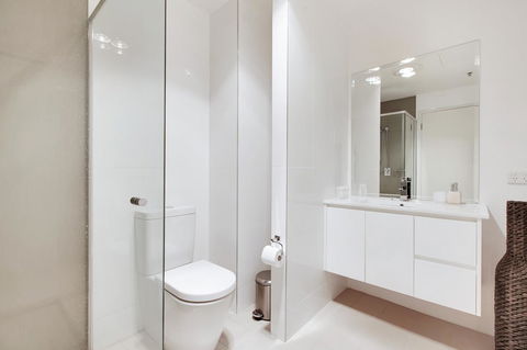 Light And Spacious, Stunning Views Of Adelaide - Kingaroy Accommodation 9