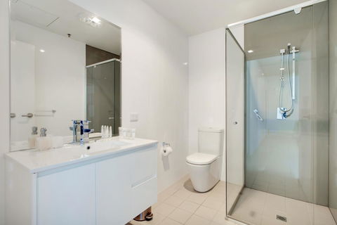 Light And Spacious, Stunning Views Of Adelaide - Kingaroy Accommodation 8