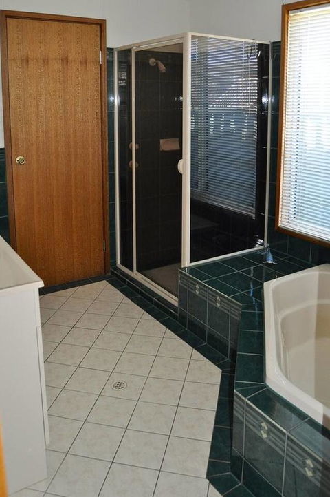 Baywatch - Kingaroy Accommodation 1
