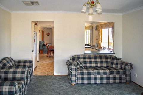 Baywatch - Kingaroy Accommodation 5