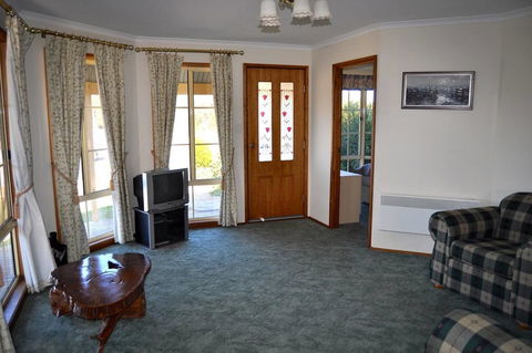 Baywatch - Kingaroy Accommodation 6