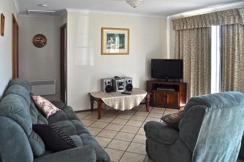 Baywatch - Kingaroy Accommodation 10
