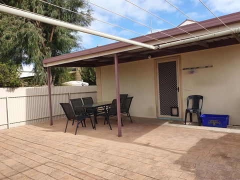 Super Central Location - Kingaroy Accommodation 12