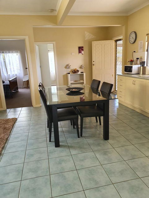 Super Central Location - Kingaroy Accommodation 0