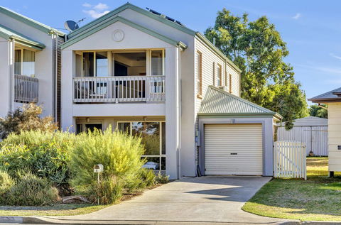 The Lighthouse - Port Willunga - C21 SouthCoast Holidays - Kingaroy Accommodation 0