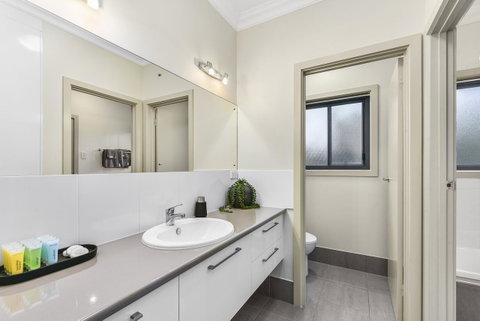 Accommodation On Lansell 2 - Kingaroy Accommodation 10