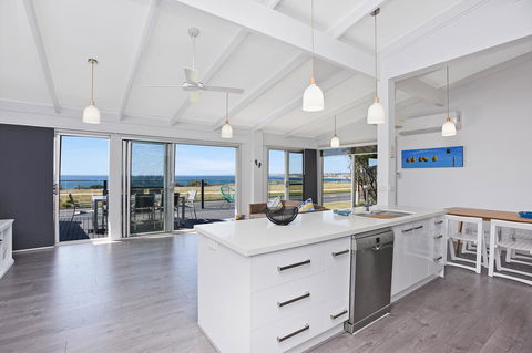 Sorrento - Aldinga Beach - Kingaroy Accommodation 13