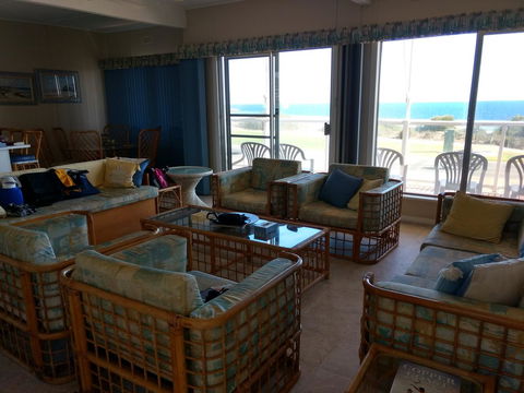 Seafront Shack - Kingaroy Accommodation 12