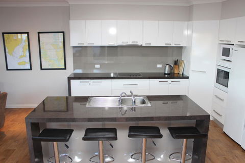 Waterfront On Osprey - Kingaroy Accommodation 6