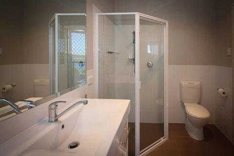 Waterfront On Osprey - Kingaroy Accommodation 23
