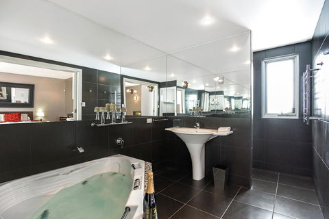 Esplanade Escape - Kingaroy Accommodation 7