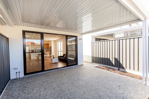 Brand New Affordable Luxury 3 Bedroom 3 Bathrooms House Close To Adelaide City, Chinatown, Beach, Adelaide Airport - Kingaroy Accommodation 3