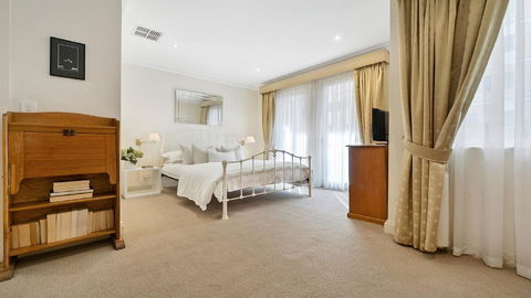 GOUGER 265 - Kingaroy Accommodation 12