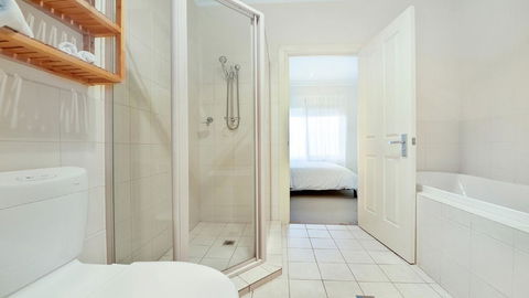 GOUGER 265 - Kingaroy Accommodation 11