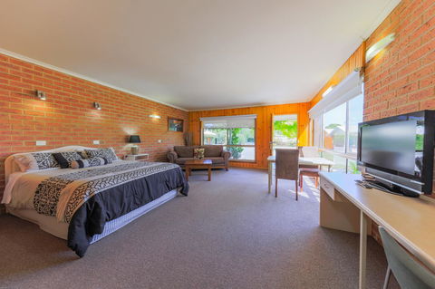 Country Roads Motor Inn Naracoorte - Kingaroy Accommodation 3