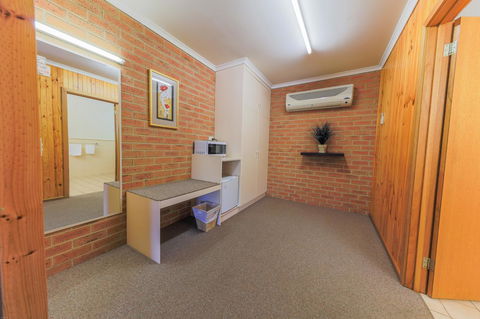 Country Roads Motor Inn Naracoorte - Kingaroy Accommodation 5
