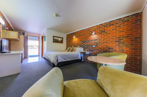 Country Roads Motor Inn Naracoorte - Kingaroy Accommodation 7
