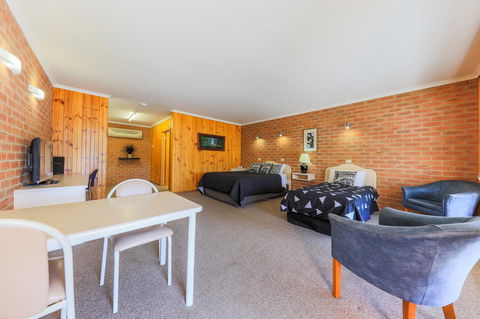 Country Roads Motor Inn Naracoorte - Kingaroy Accommodation 25