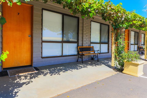 Country Roads Motor Inn Naracoorte - Kingaroy Accommodation 24