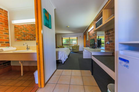 Country Roads Motor Inn Naracoorte - Kingaroy Accommodation 12