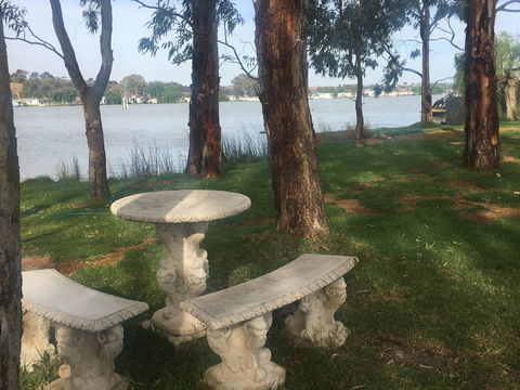 Murray Bridge Riverview Cabin - Kingaroy Accommodation 4