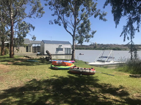 Murray Bridge Riverview Cabin - Kingaroy Accommodation 1
