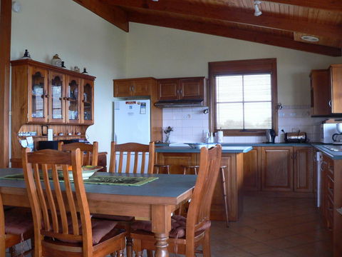 Lantauanan - The Lookout - Kingaroy Accommodation 9
