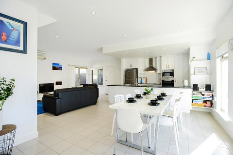 Blue Zone - Aldinga Beach - Kingaroy Accommodation 1